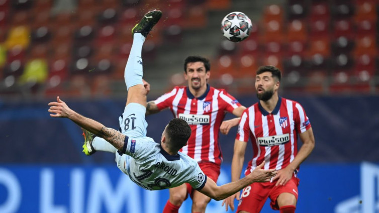 Gol salto Olivier Giroud untungkan Chelsea meski hanya menang tipis 1-0 dari Atletico Madrid di Stadion Nasional, Bucharest, Rumania, Rabu 24 Februari 2021 dini hari WIB. (Foto: Twitter Chelsea FC)