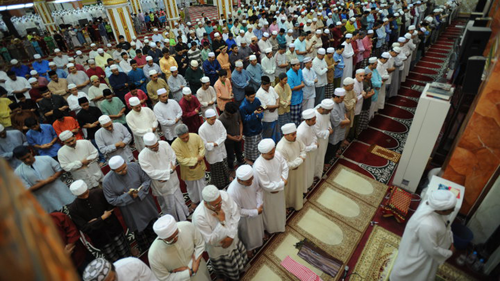 Keberhasilan salat berjamaah terletak pada imamnya. (Foto: Istimewa)