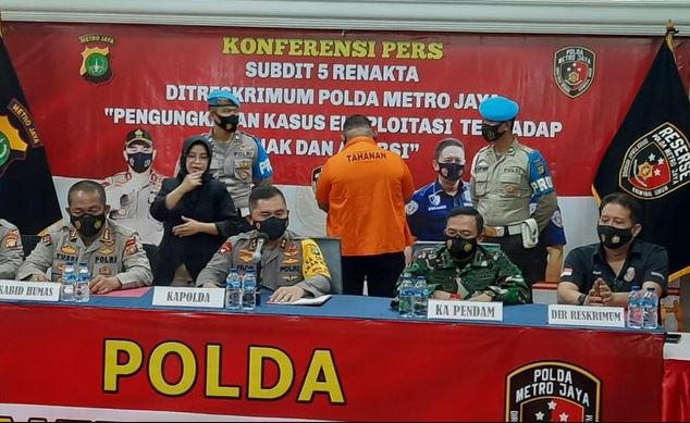 Jumpa pers Kapolda Metro Jaya Irjen Fadil Imran kasus penembakan brutal oknum anggotanya. (Foto: Istimewa)