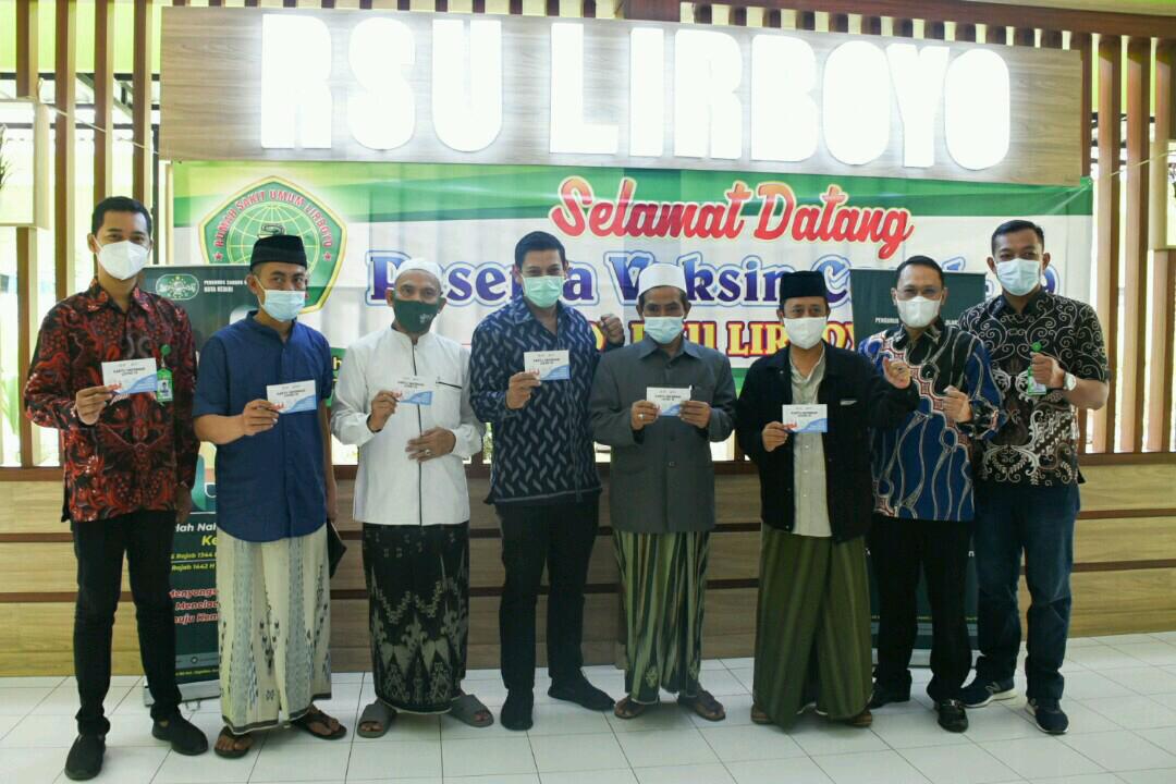 Puluhan ulama dan kiai disuntik vaksin pertama (istimewa) 