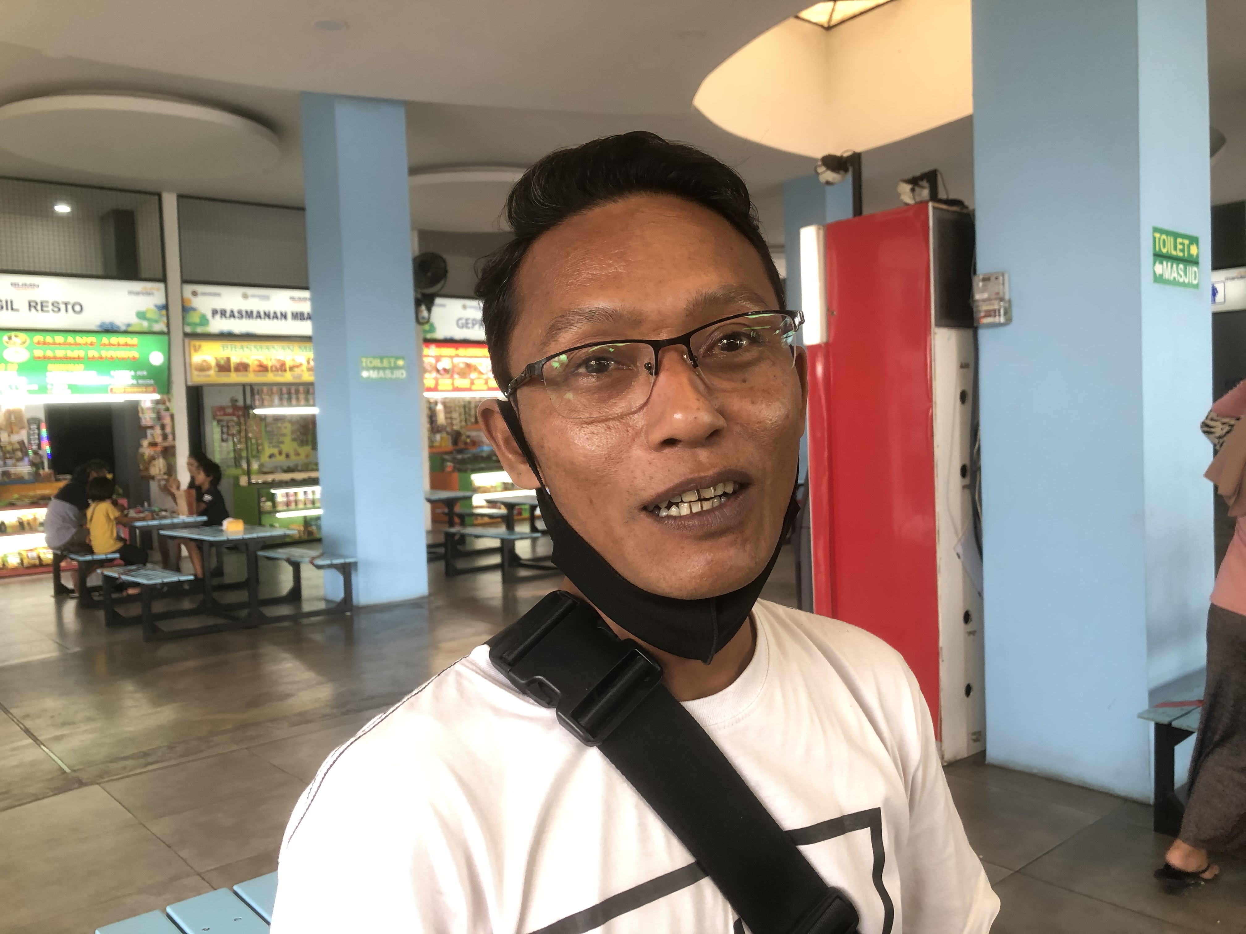 Eko Riyanto, pemilik resto di Rest Area yang sangat NU.