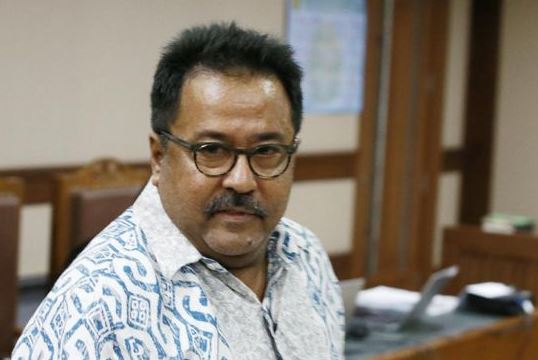 Aktor, produser film sekaligua anggota DPR RI, Rano Karno vaksin Covid-19 usai pasang tiga ring jantung. (Foto: Instagram)