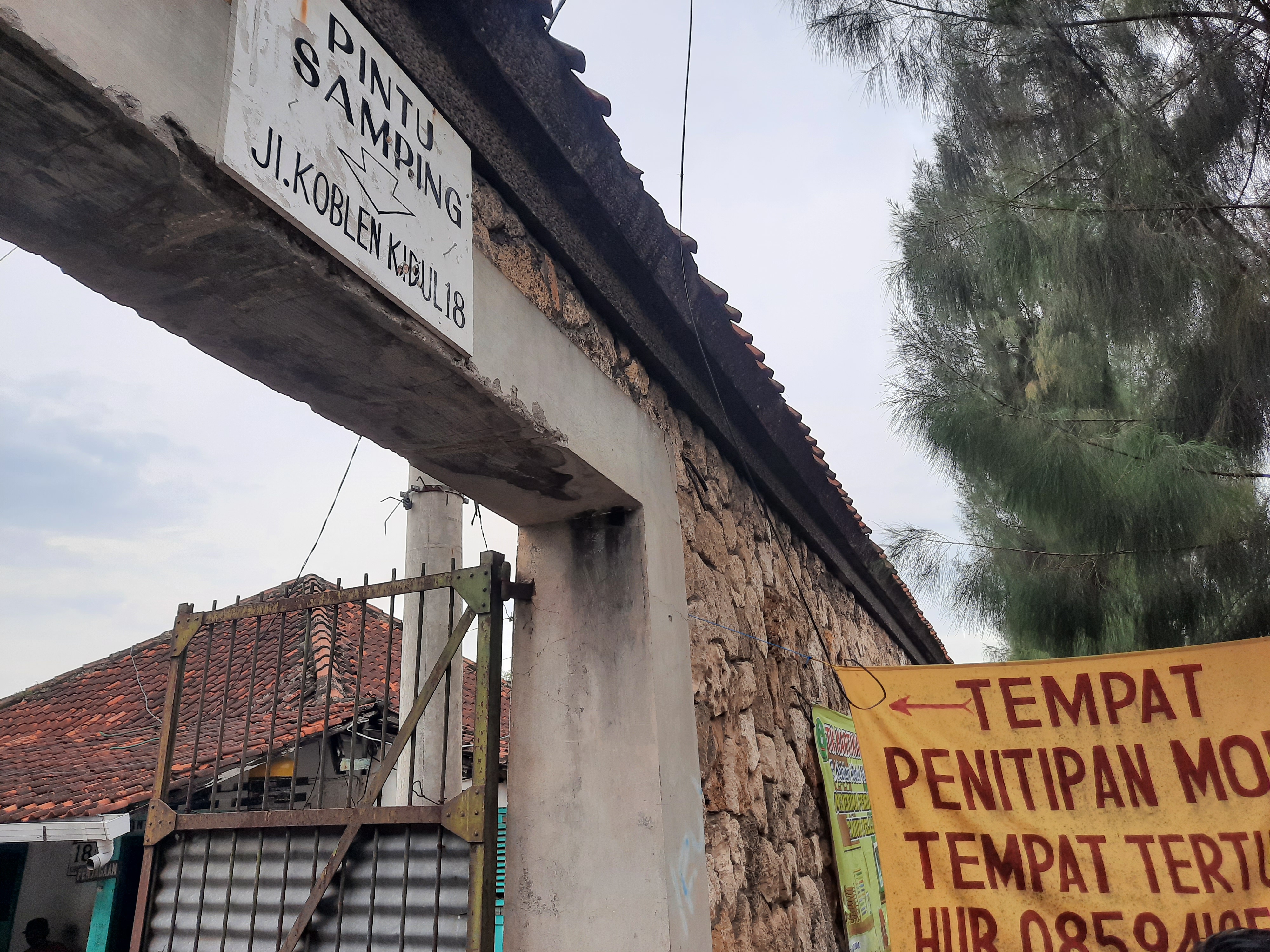 Pintu Gerbang Penjara Koblen sisi utara. (Foto: Alief Sambogo/Ngopibareng.id)