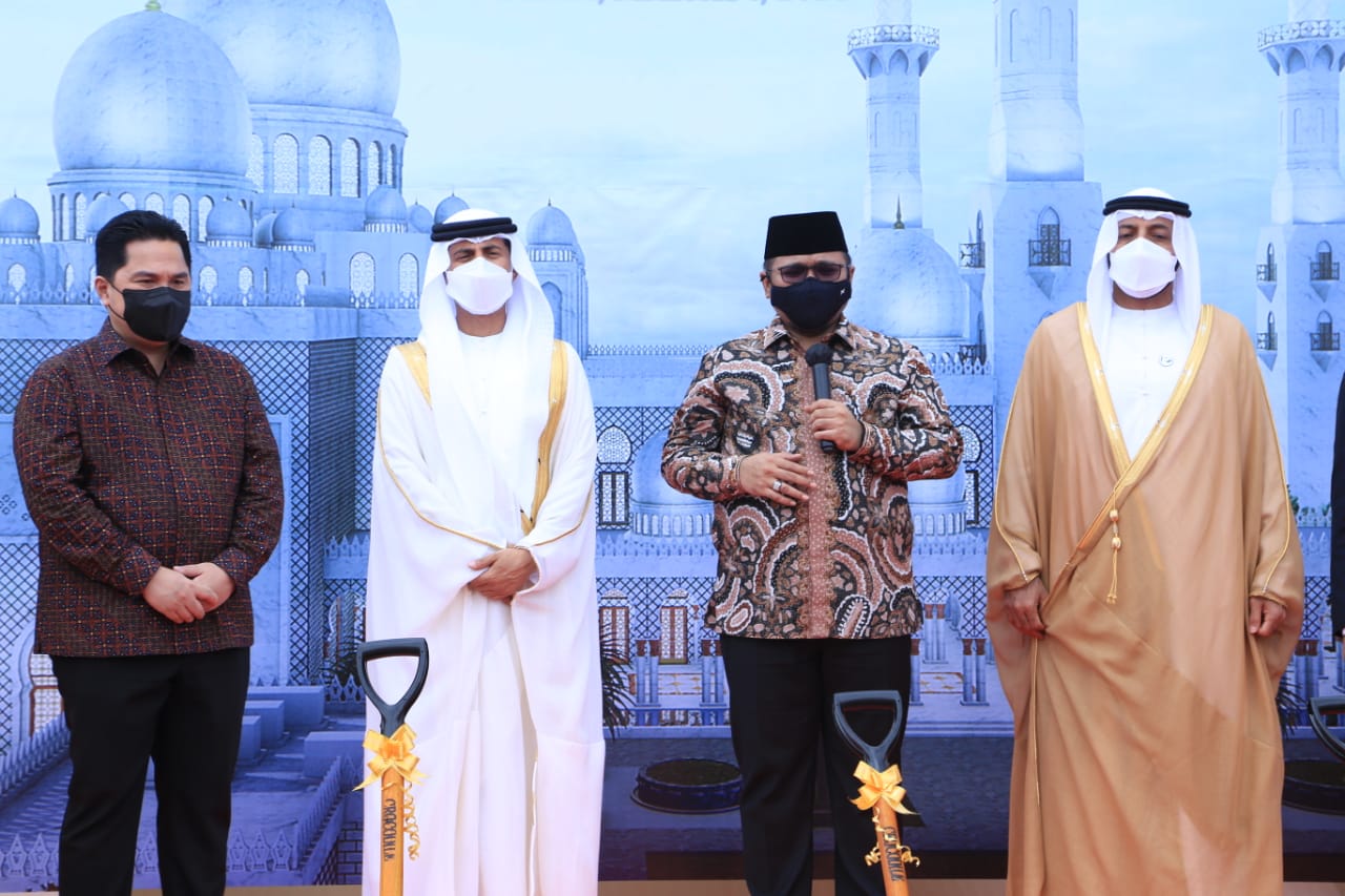 Menteri Energi dan Industri Uni Emirat Arab (UEA) Suhail Mohammed Al Mazrouei (kiri) bersama Menag RI Yaqut Cholil Qoumas. (Foto: kemenag)