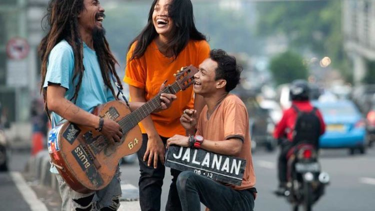 Figur para pengaman jalanan yang kritis. (Foto: Istimewa)