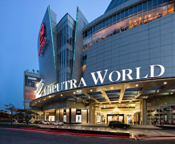 Ciputra World di Jalan Mayjen Sungkono Surabaya.