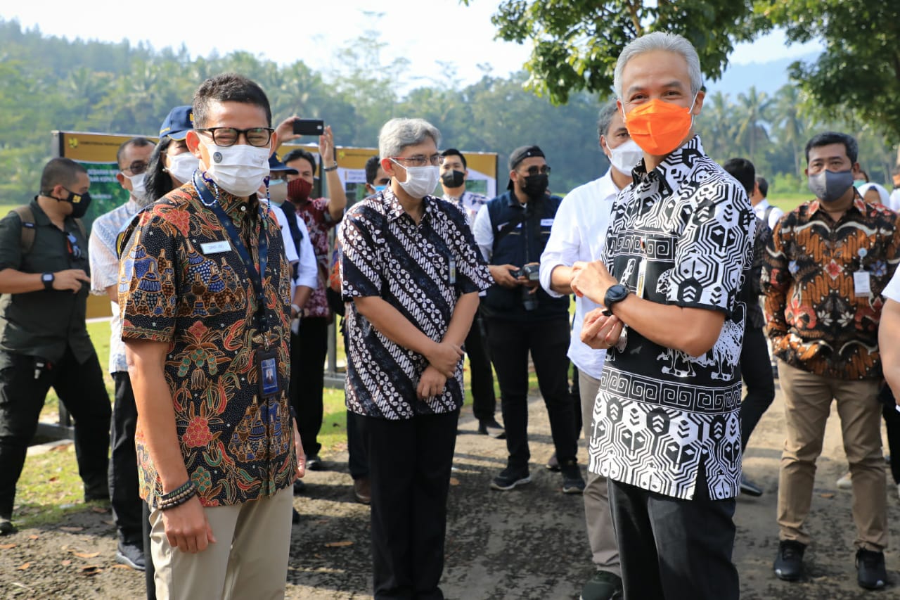 Gubernur Ganjar Pranowo bersama Menparekraf Sandiaga Uno. (Foto: Istimewa)