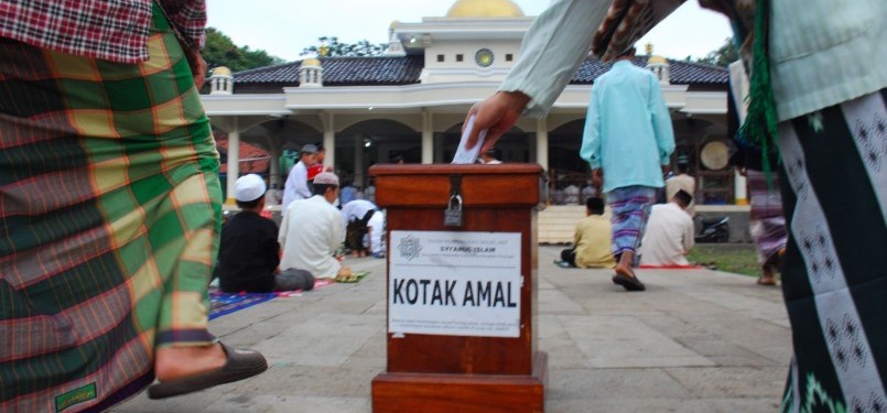 Kotak amal yang disiapkan untuk pembangunan masjid. (Foto: Istimewa)