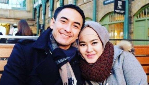 Foto kenangan Zumi Zola dengan mantan istrinya, Sherrin Tharia. (Foto: Instagram)