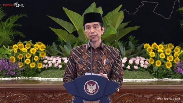 Presiden Joko Widodo, saat pembukaan Kongres XX Pengurus Besar Pergerakan Mahasiswa Islam Indonesia (PB PMII), secara daring. Presiden berada di Istana Negara Jakarta, sedang perhelatan Kongres berlangsung di Balikpapan, Kalimantan Timur. (Foto: BPMI Setpres)