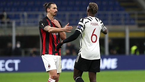 Zlatan Ibrahimovic beri selamat ke Paul Pogba meski AC Milan ditumbangkan Manchester United. (Foto: Twitter)