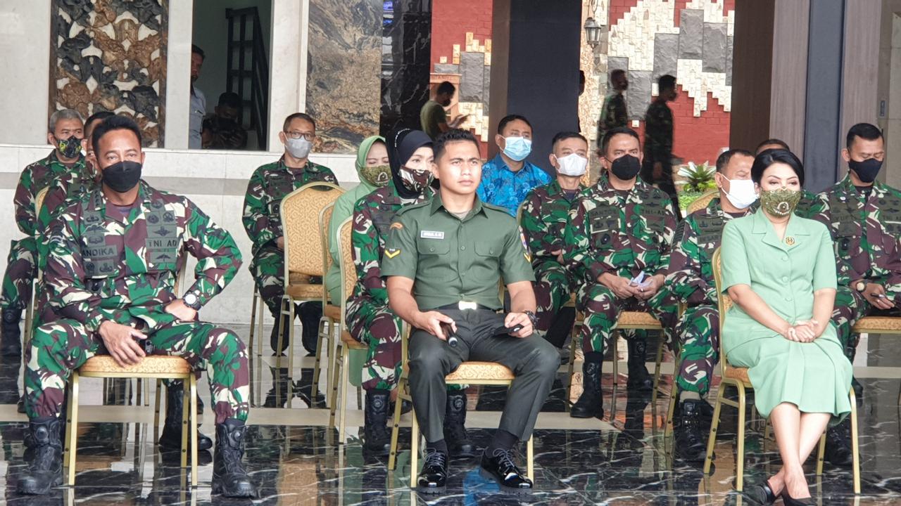 Aprilia Manganang kini resmi berganti jenis kelamin pria, dan ganti nama Aprilio Perkasa Manganang, usai sidang secara virtual, Jumat 19 Maret 2021. (Foto: Istimewa)