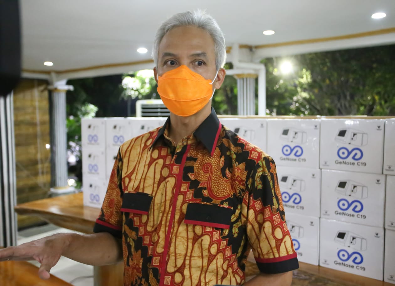 Gubernur  Jawa Tengah Ganjar Pranowo usai menerima Rektor UGM. (Foto: Humas Jateng)