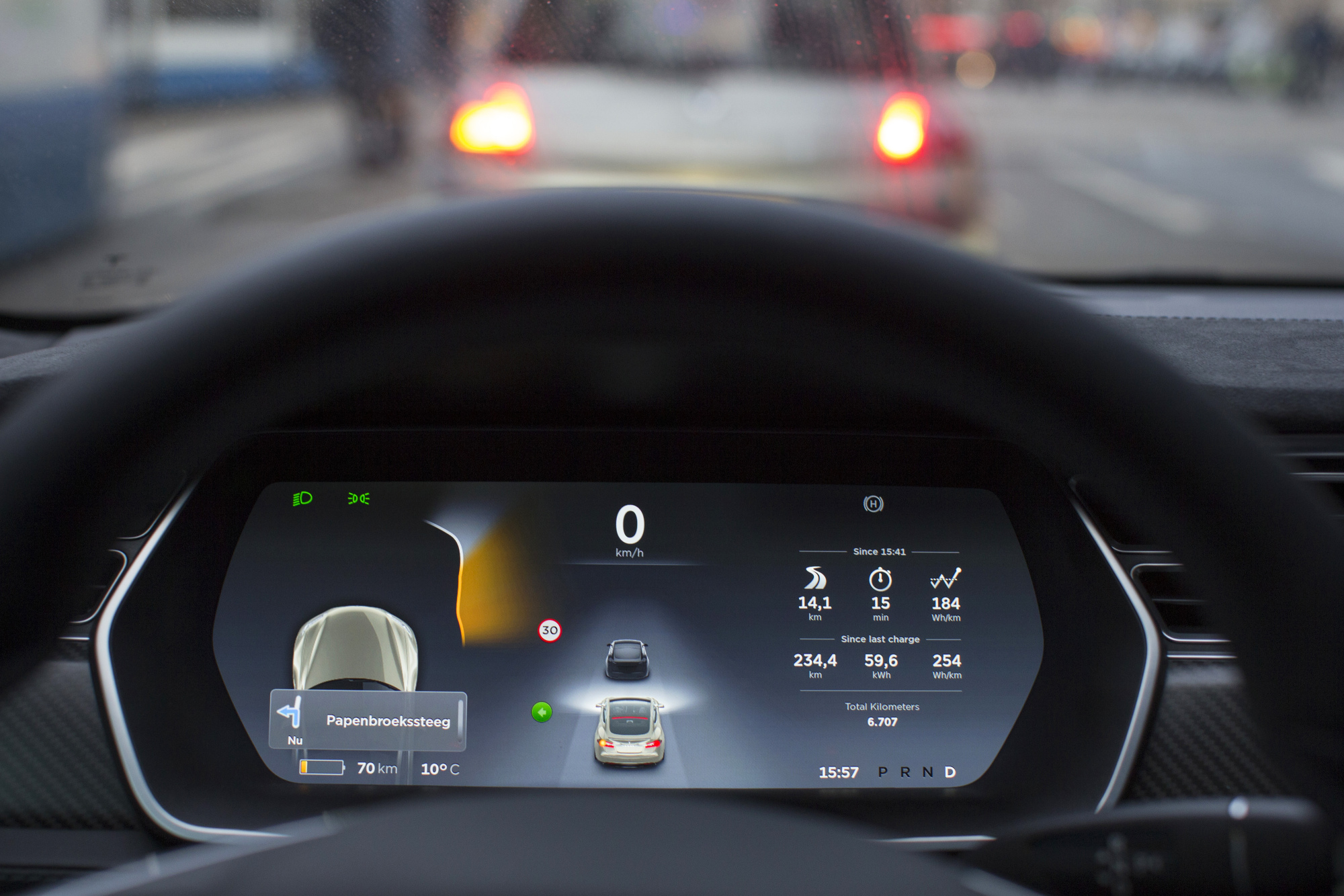 Data sensitif yang dikumpulkan kamera yang dipasang di dalam mobil Tesla. (Foto: bloomberg) 