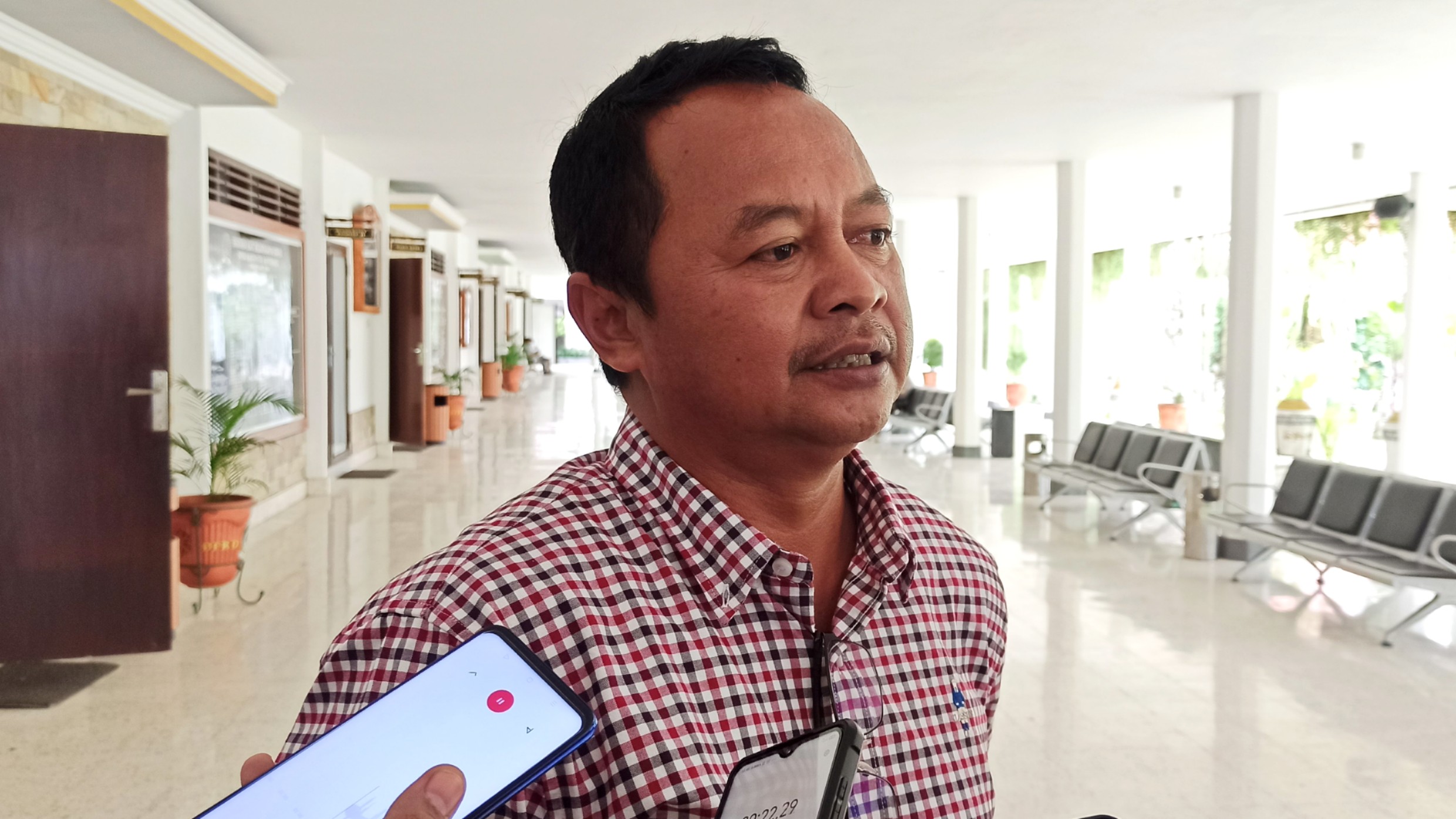 Ketua Komisi I DPRD Banyuwangi Irianto. (Foto: Muh Hujaini/Ngopibareng.id)