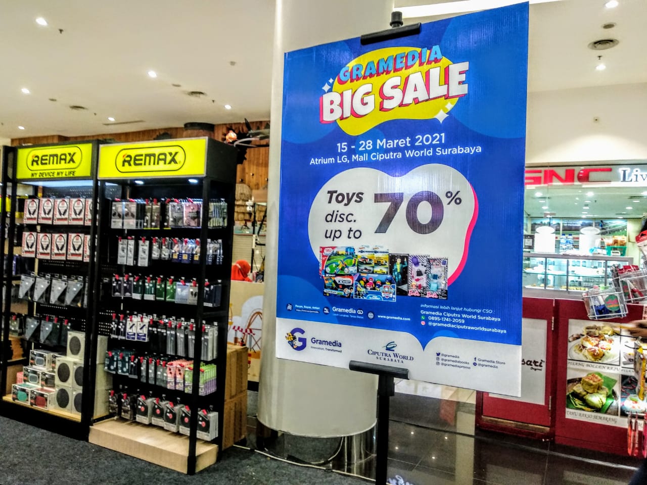 Promo Gramedia Big Sale di Atrium LG Ciputra World Surabaya (Foto: M. Rizqi/Ngopibareng.id)