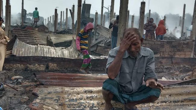 Etnis Rohingya yang ditolak Myanmar, terus berduka. (Foto: reuters)