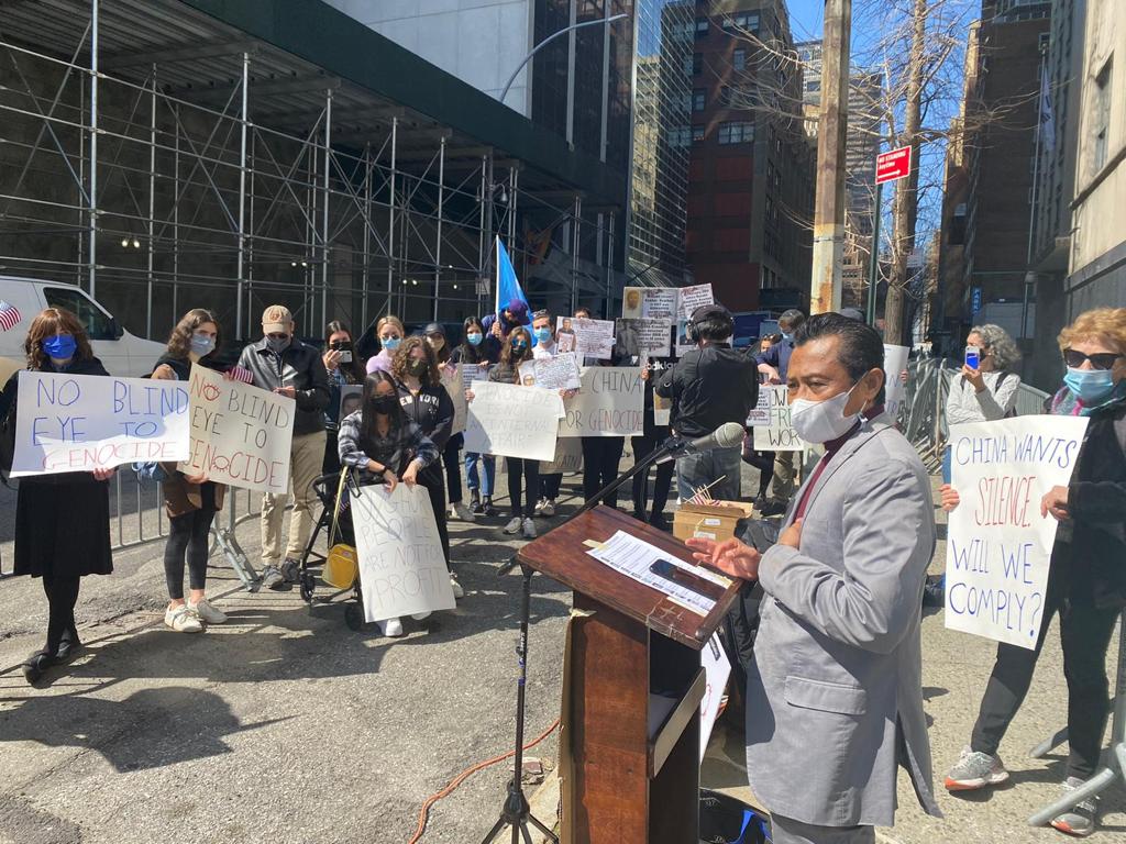 Demonstrasi “No blind eye to the genocide” yang diinisiasi Aliansi pelajar Muslim-Yahudi juga dihadiri tokoh-tokoh agama Yahudi, Kristen dan Islam, anggota Kongress serta para aktivis kemanusiaan. (Foto:Shamsi Ali)