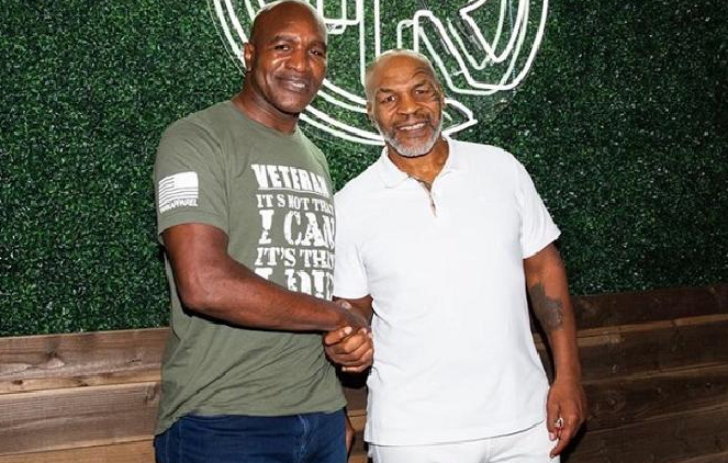 Petinju Mike Tyson dan Evander Holyfield akan tanding ulang pada 29 Mei 2021. (Foto: Istimewa)