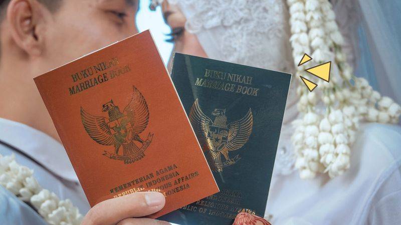 Surat Nikah menjadi bagian dari foto setelah akad nikah. (Foto: Istimewa)