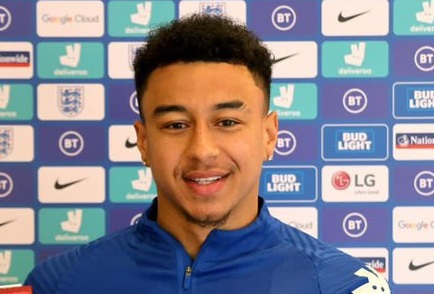 Jesse Lingard menjadi player of the match pada laga Inggris vs Albania, Minggu 28 Maret 2021. (Foto: Twitter/@JesseLingard)