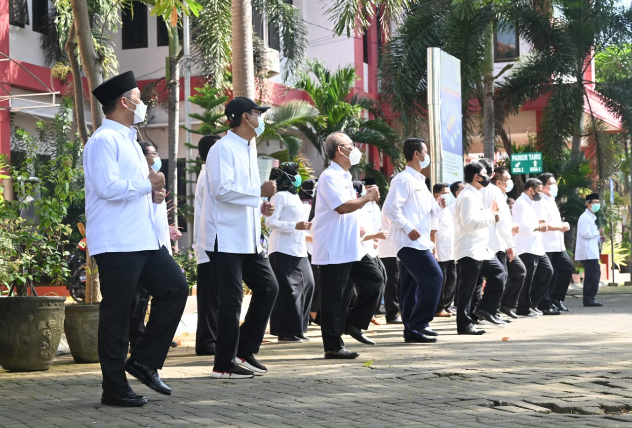 Walikota Pasuruan Saifullah Yusuf (Gus Ipul) merencanakan program "Caring" atau berjemur. (Foto: Rohman Taufik)