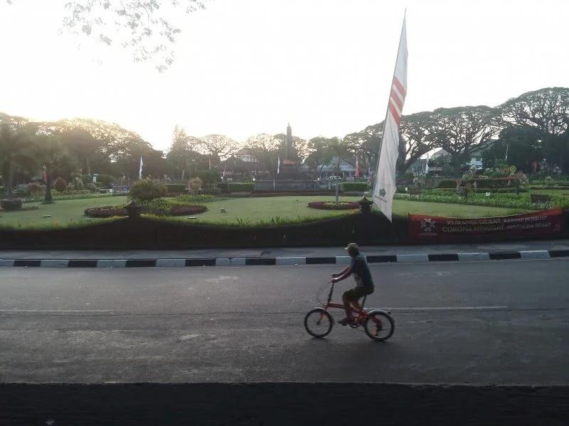 Bundaran Tugu Kota Malang (Foto: Lalu Theo/ngopibareng.id)