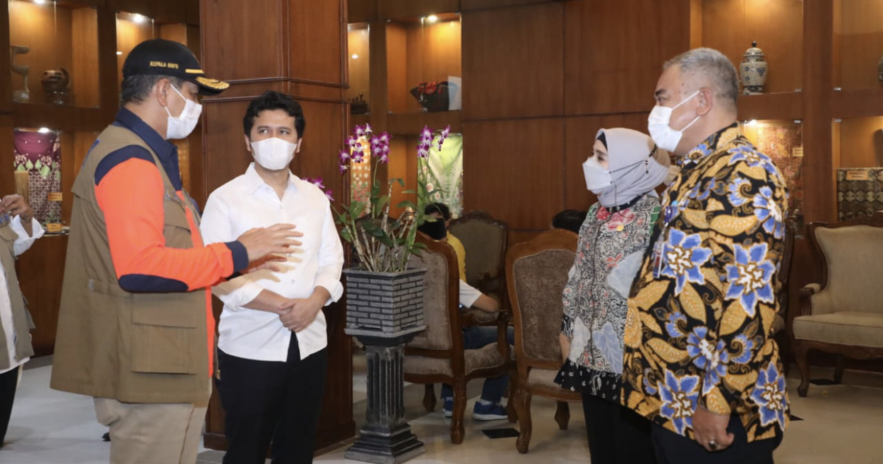 Wakil Gubernur Jatim, Emil Elestianto Dardak dengan Kepala Satgas Covid-19 nasional Doni Monardo. (Foto: Istimewa)