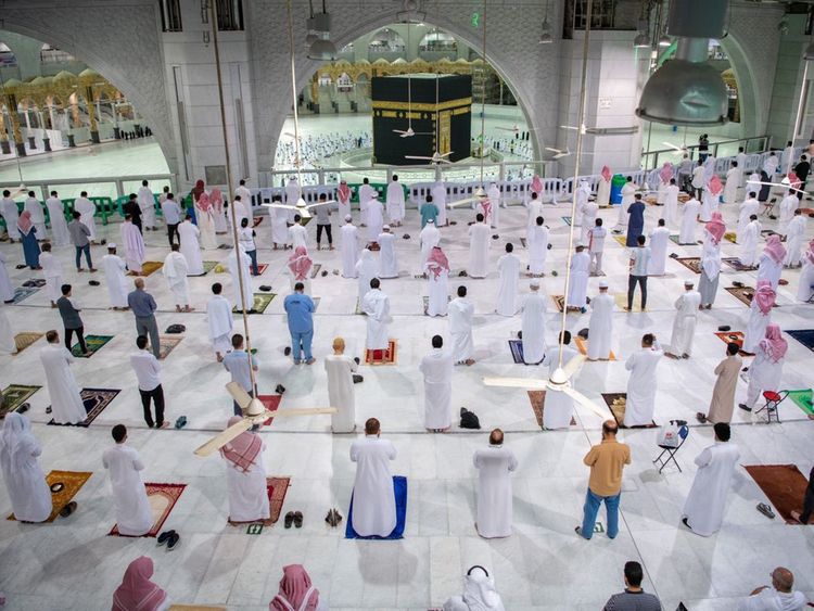 Masjidil Haram adalah tempat beribadah seperti salat, umrah, dan haji, bukan untuk meneriakkan slogan-slogan, seperti teroris. (Foto: Istimewa)