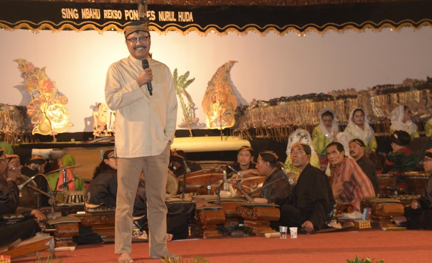 Gus Ipul Hadiri Festival Wayang Kulit 2017 di Lap. Ds. Bandung Kec. Gedeg Kab. Mojokerto, Senin (27/3) Dini Hari