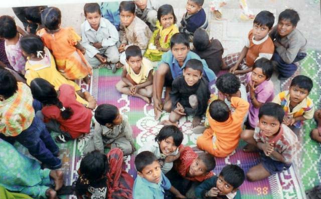 Anak-anak Suku Rohingya di kamp pengungsian.