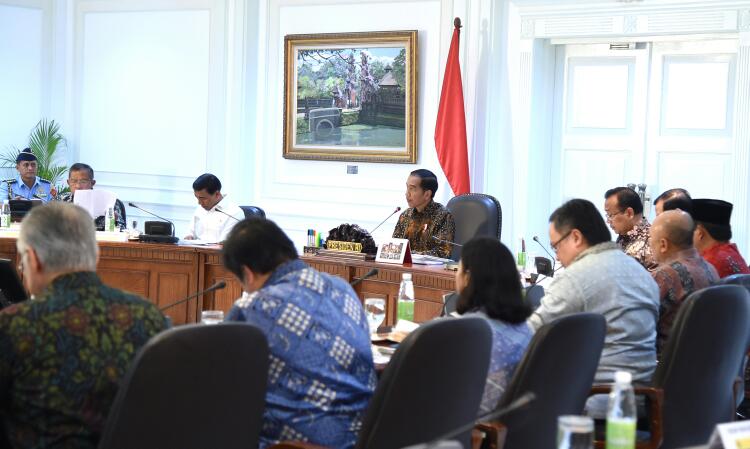 RATAS: Rapat terbatas Presiden Jokowi di Istana Negara. (Foto Biro Pers/Setpres)