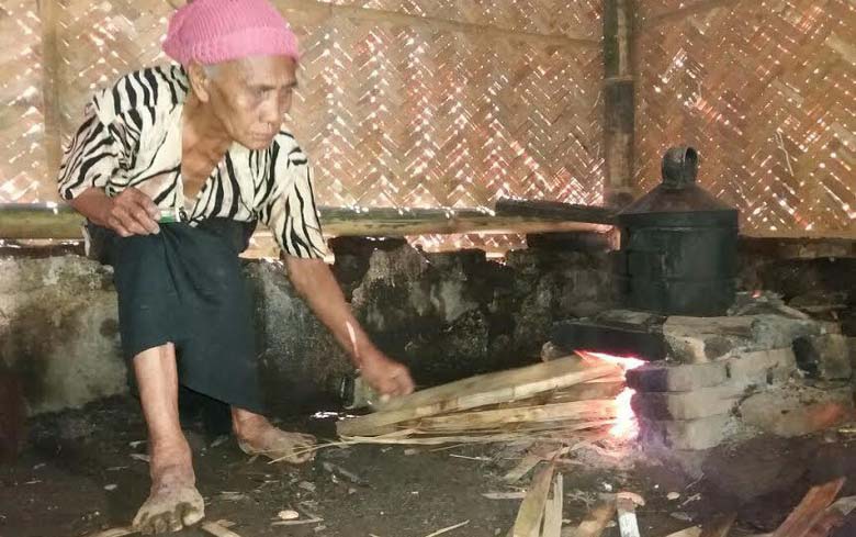 Sulimah alias Bu Rokayah atau Bu Kaya. Foto : detik.com