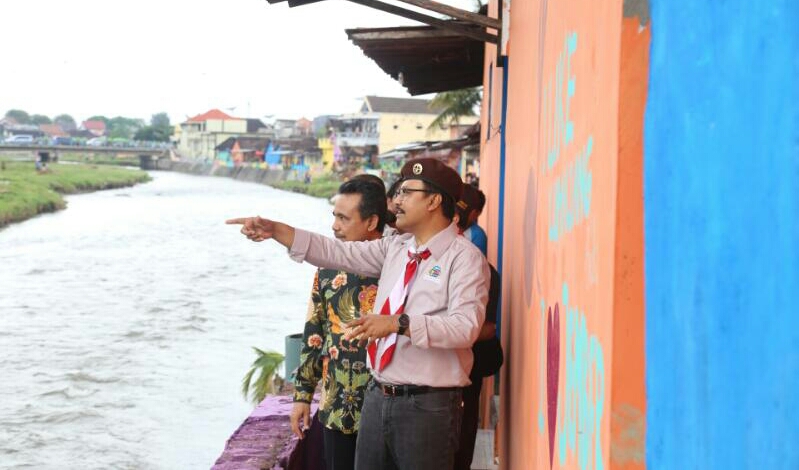 Saifullah Yusuf (Gus Ipul) saat Festival Wirakarya Kampung Kelir Pramuka Tahun 2017 Zona 2 (Lumajang dan Jember) di Kab. Lumajang, Jumat (7/4).