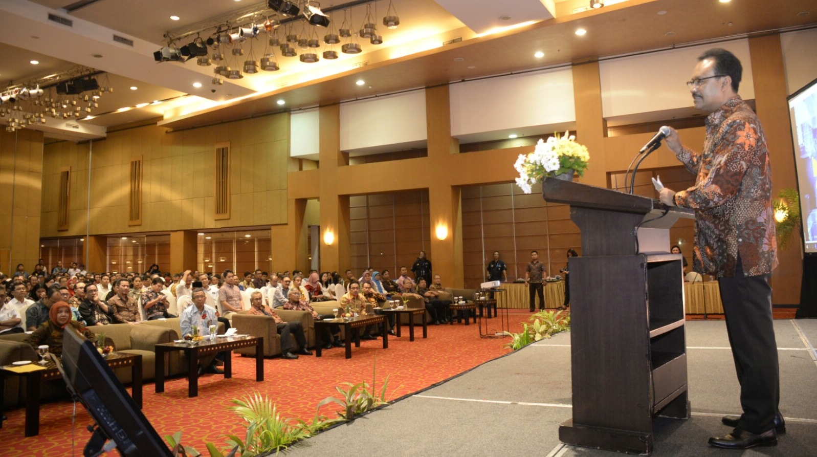 Gus Ipul Berikan Sambutan Pada PraKonReg Kementerian PUPR Tahun 2017 di Hotel Mercure Surabaya.