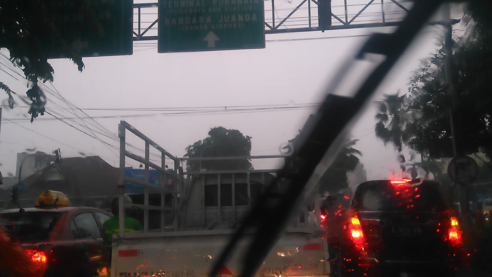 foto kemacetan jalan diponegoro. foto diambil oleh deddy sinaga