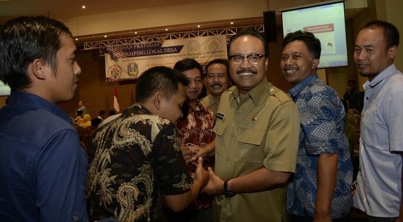 Kehadiran Gus Ipul di hotel savana disambut antusias oleh para pendamping lokal desa yang mengikuti pelatihan, di Hotel Savana Malang, Senin (27/3)