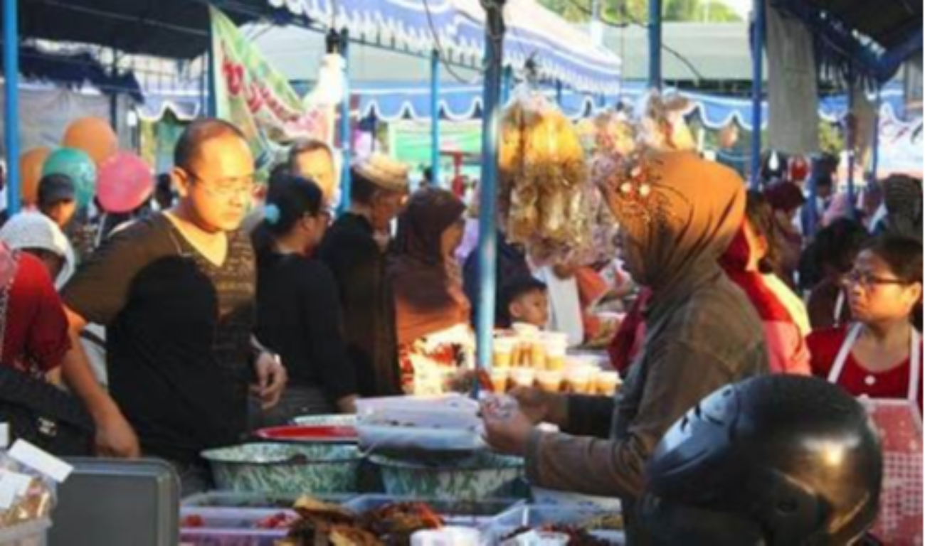 Alun-alun Cirebon yang jadi komunal asyik untuk semarakkan Ramadhan. foto:genpi