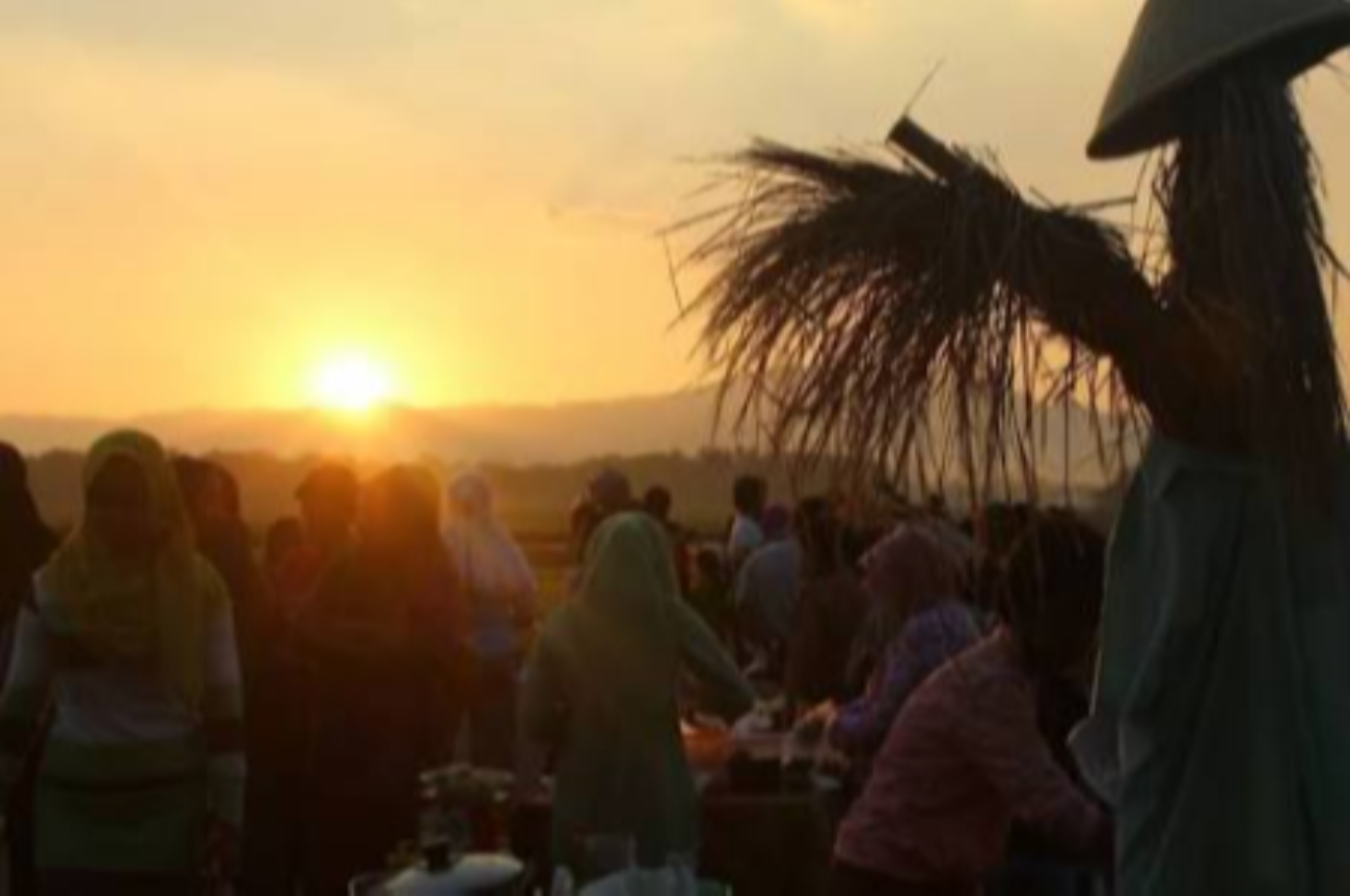 Pasar Ini berbarengan matahari merekah. foto:istimewa sumer