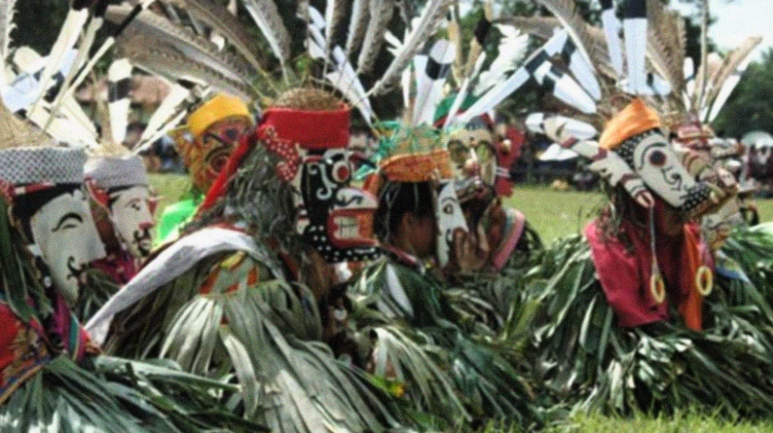 Tarian sakral di Festival Hudoq. foto:istimewa