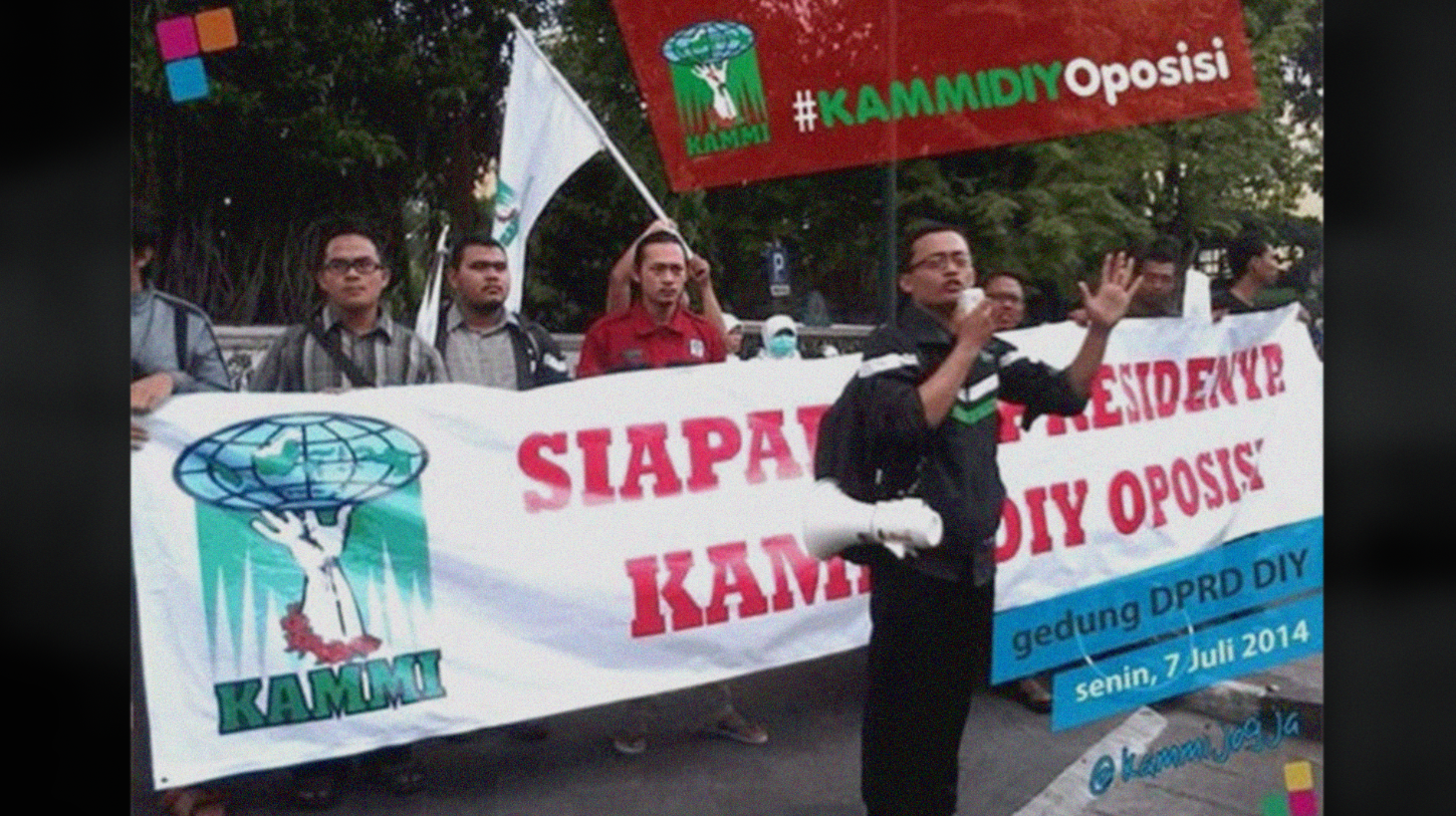 AKSI: Salah satu aksi KAMMI di kampus-kampus untuk menguasai masjid kampus. (Foto: Jarot Roso for ngopibareng.id)