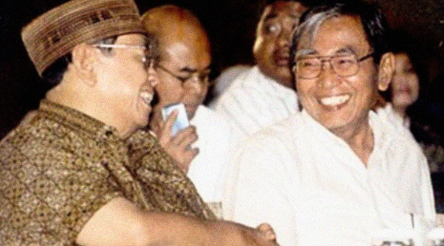 KH Abdurrahman Wahid bersama  Nurcholish Madjid, keduanya almarhum. (Foto: dok ngopibareng.id)