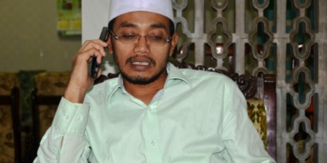 Pengasuh Pondok Pesantren Mambaul Ma’arif Denanyar Jombang, KH. Abdul Salam Shohib