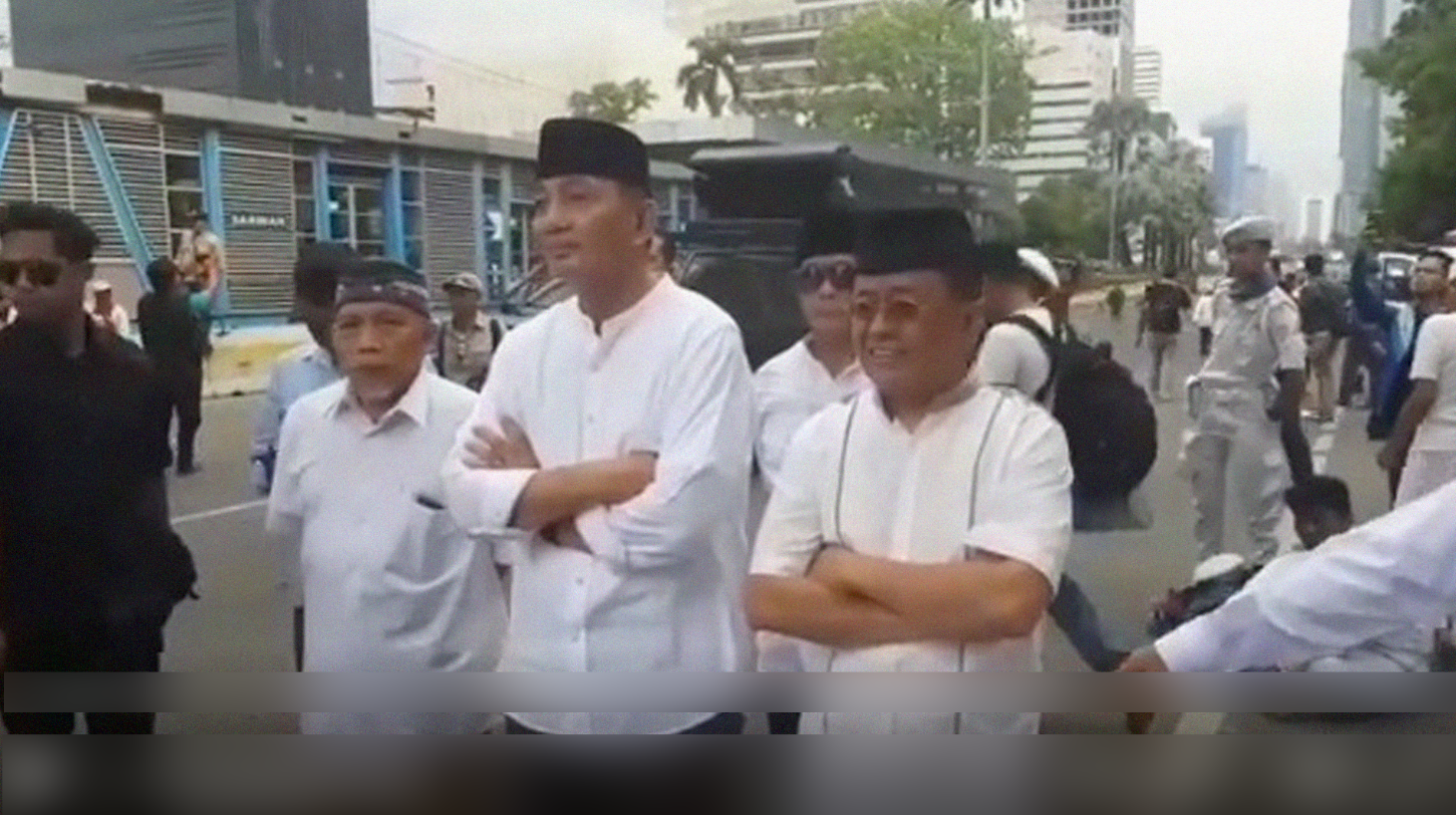 Mantan Wakil Menteri Pertahanan di era Orde Baru mengawal BPN unjuk rasa.