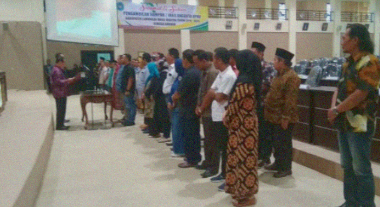 Suasana gladi bersih jelang pelantikan anggota DPRD Lamongan 2019-2024. (Foto: Nasih/ngopibareng.id)