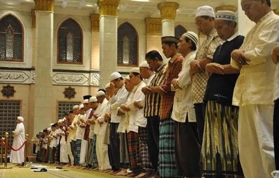 Setiap shalat berjamaah dianjurkan amalkan Qunut Nazilah. (Foto: Istimewa)