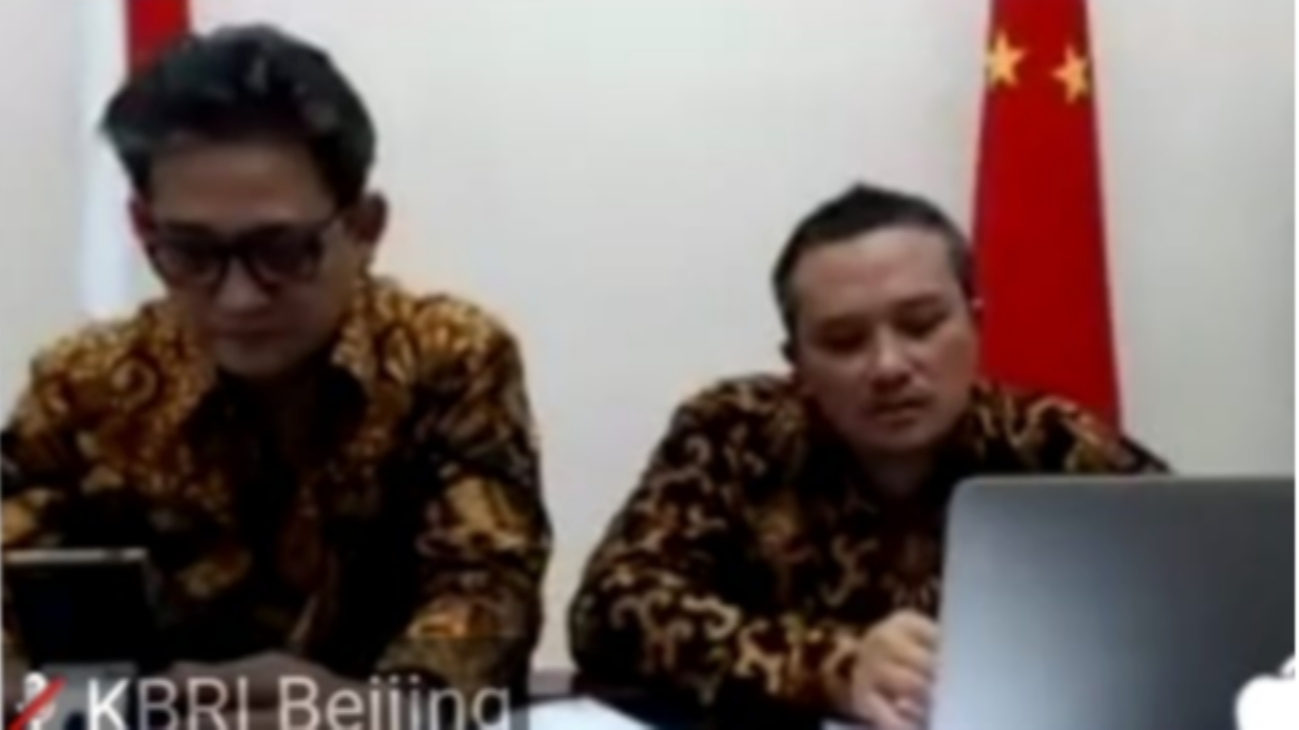 Atase Pendidikan dan Kebudayaan RI di Beijing Dr. Yaya Sutarya saat diskusi bersama PCINU Tiongkok. (Foto: Istimewa)