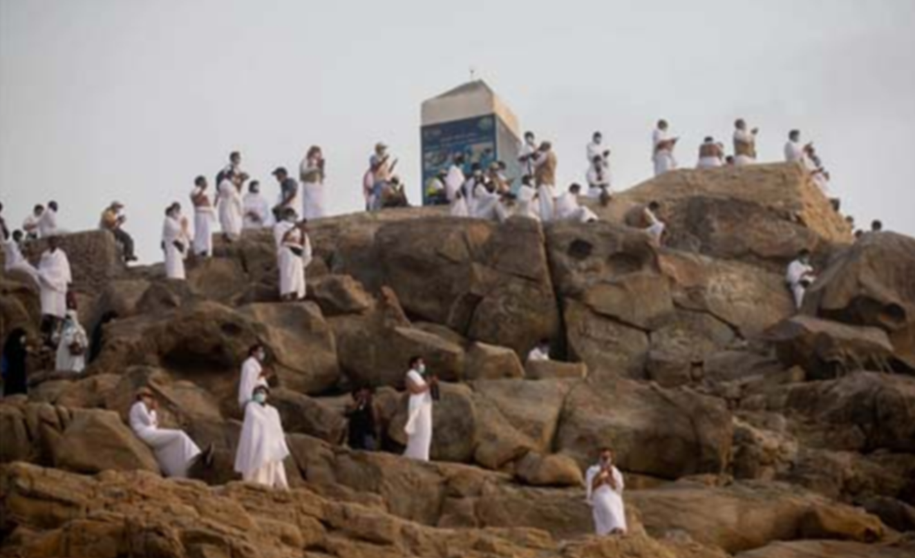 Jabal Rahmah di Padang Arafah, lengang tahun ini. (Foto:ArabNews)