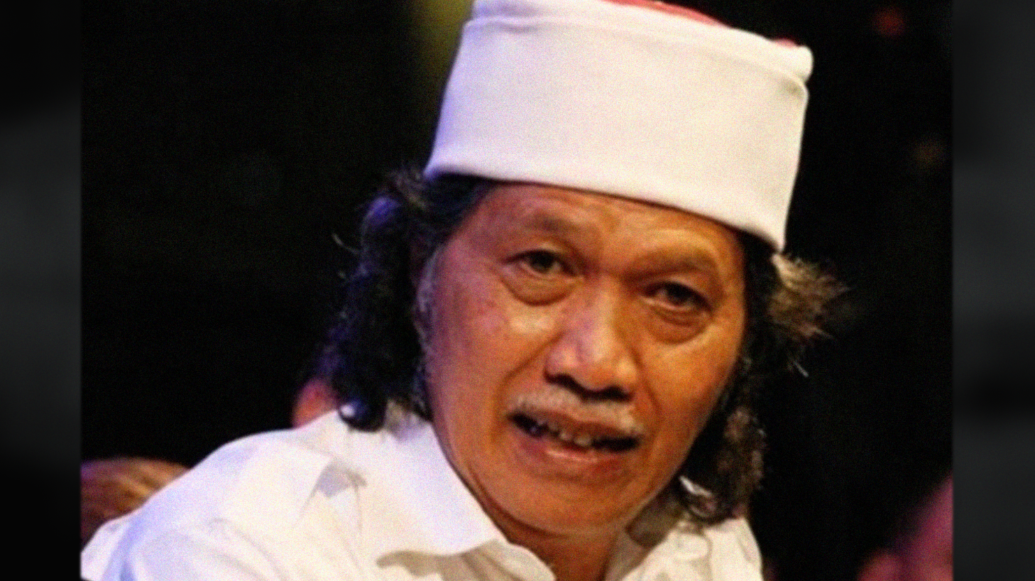 Emha Ainun Najib atau akrab disapa Cak Nun menjelaskan nasab atau silsilah penggunaan sebutan Habib yang disandang Rizieq Shihab. (Foto: YouTube Qahar Qoutes)