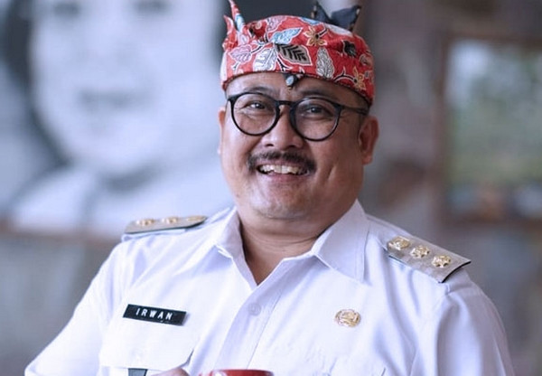 Wakil Bupati Bondowoso Irwan Bachtiar Rahmat menyatakan dukungannya kepada larangan mudik, namun akan menerima warga yang pulang kampung. (Foto: Istimewa) 